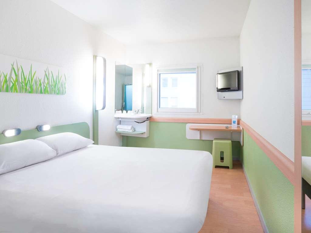 Ibis Budget Paris Porte De Montmartre Saint-Ouen  Camera foto