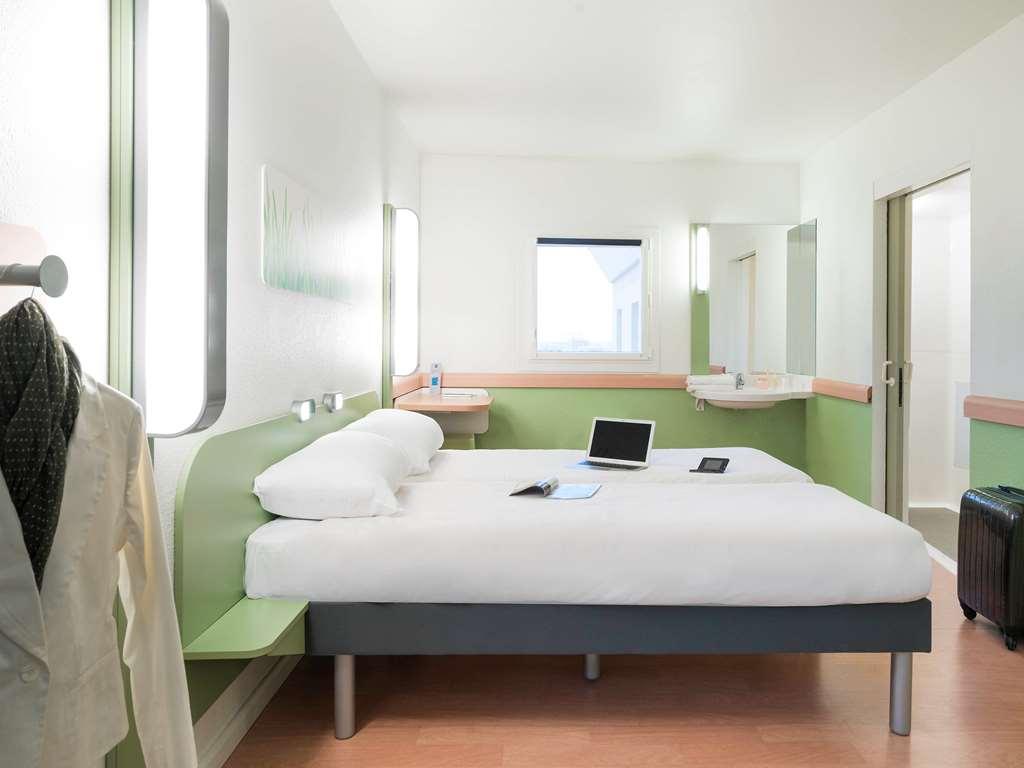 Ibis Budget Paris Porte De Montmartre Saint-Ouen  Camera foto